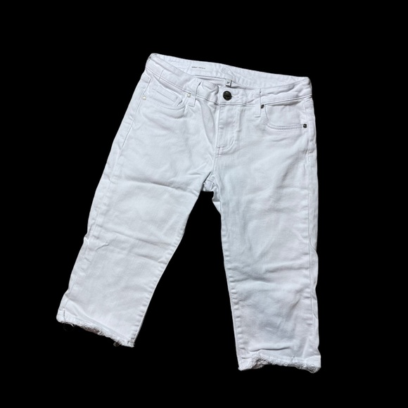 Kut from the Kloth Natalie Cropped Petite Bermudas - Picture 2 of 8